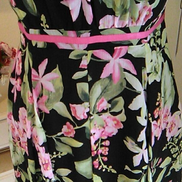 NWT Tommy Hilfiger Dark Floral Dresd - Picture 5 of 16